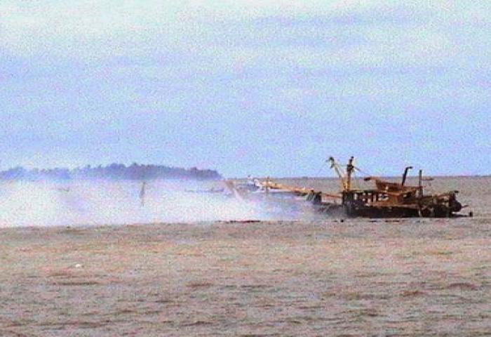Polda Sumut Tenggelamkan Kapal Asing